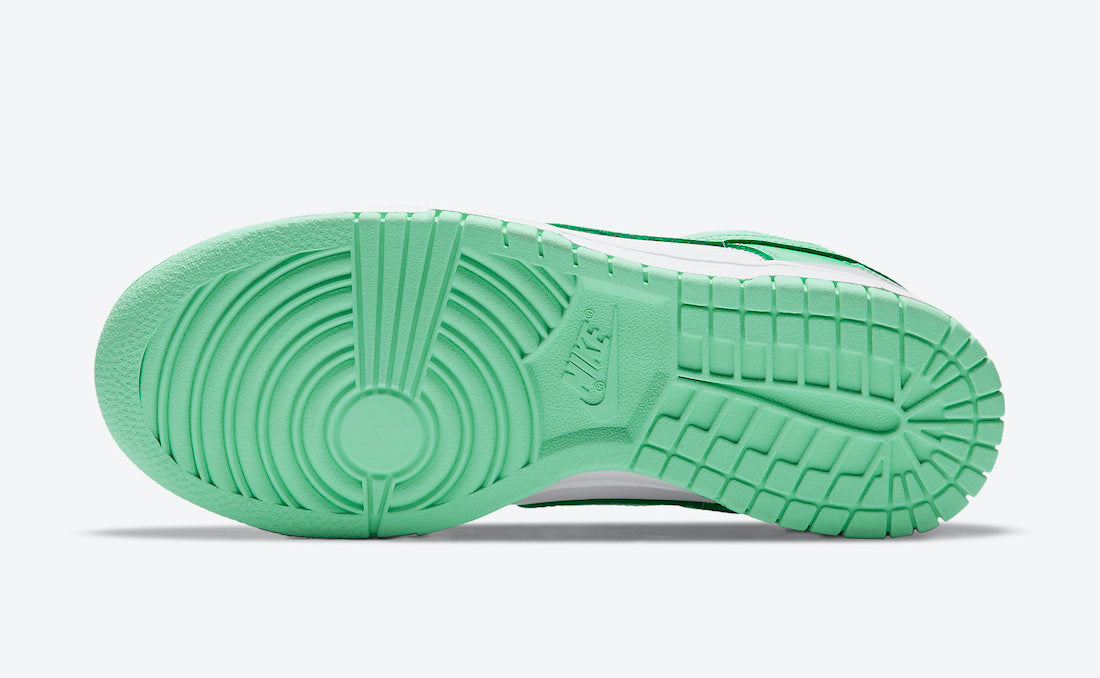 Nike Dunk Low “Green Glow”